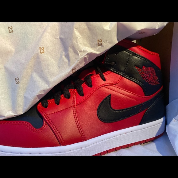 Jordan 1 - Picture 2 of 3